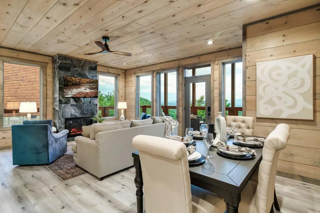New Luxury Cabin With Stunning Mountainviews,Hottub, Firepit, Fireplace,2 Kingbeds, 2 Covereddecks,Bbqgrill, Shuffleboard And Pool Access Sevierville Exterior foto